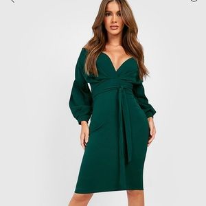 +size dress(runs small, prob a US size 14/16, from UK, explains the difference)